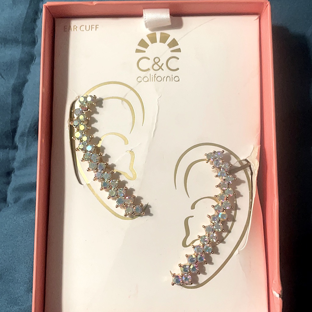 CC California Cubic Zirconia Ear Climber Earrings Ear Cuffs New In Box 20$